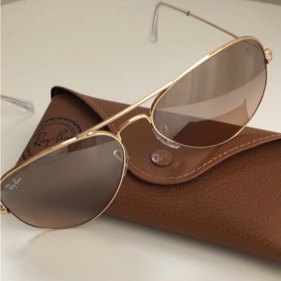 Gold Ray-Bans - Picture 2 of 3